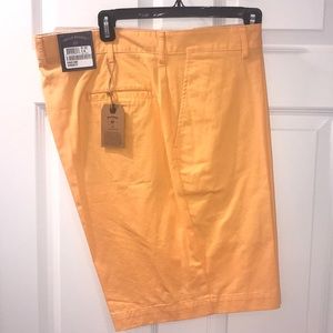 Bill’s Khakis men’s cotton shorts. 40” waist.